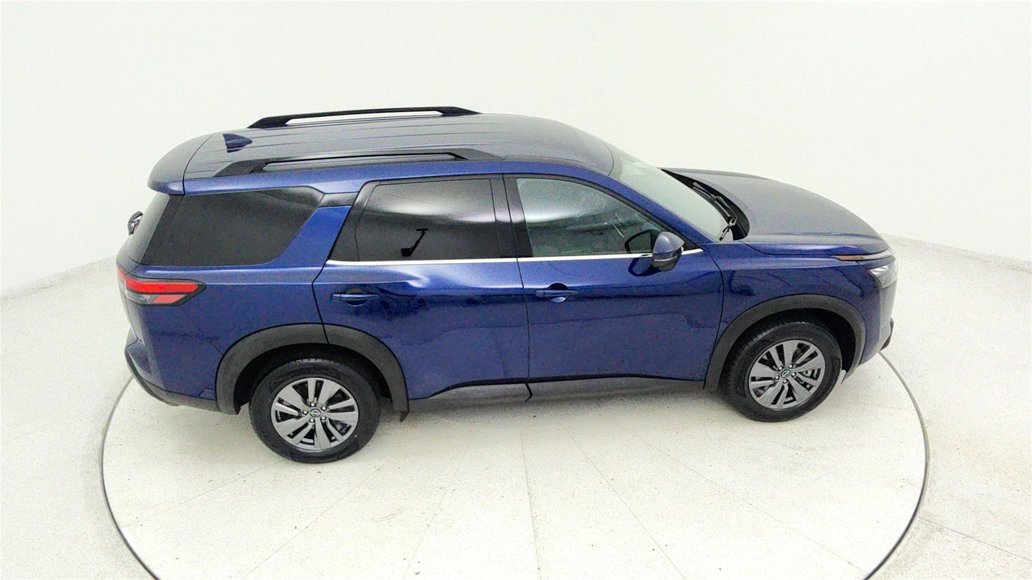 Used 2025 Nissan Pathfinder SV FWD image 18