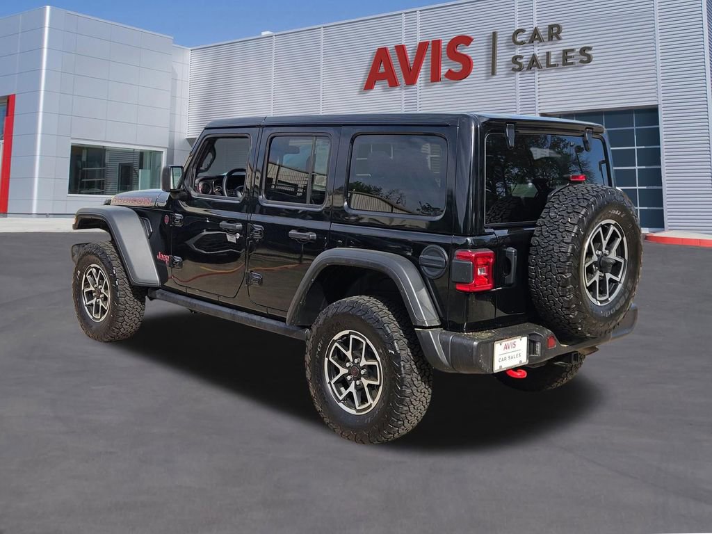 Used 2025 Jeep Wrangler Unlimited Rubicon AWD/4WD image 3