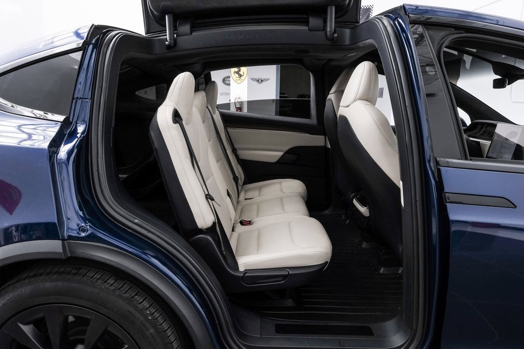 Used 2022 Tesla Model X image 43