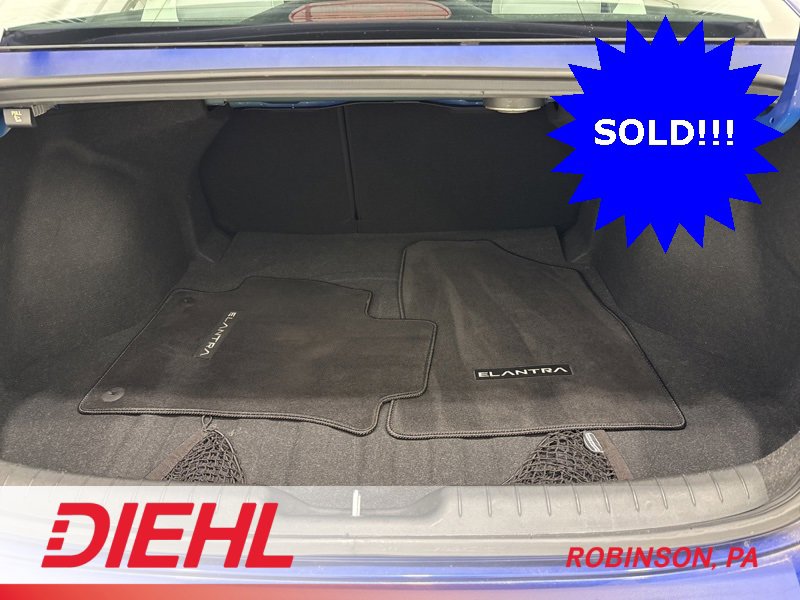 Used 2021 Hyundai Elantra Limited image 9