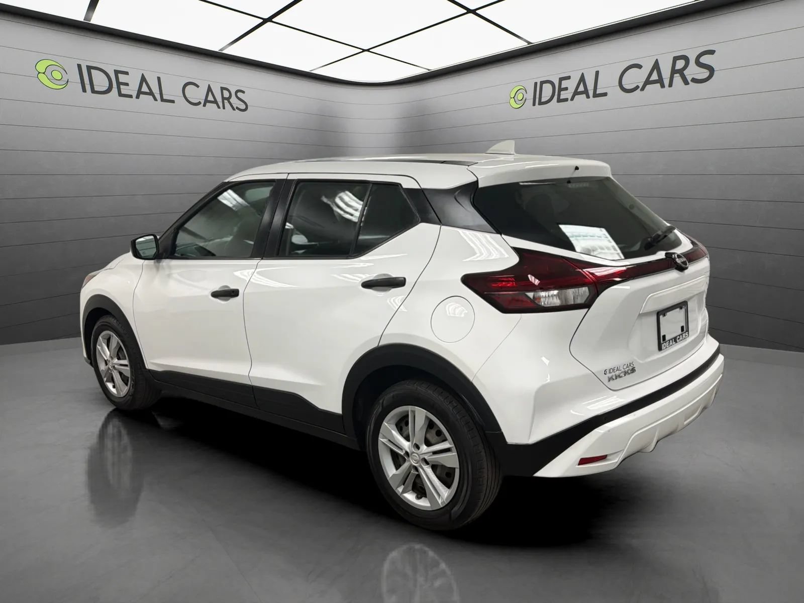 Used 2022 Nissan Kicks S FWD image 3
