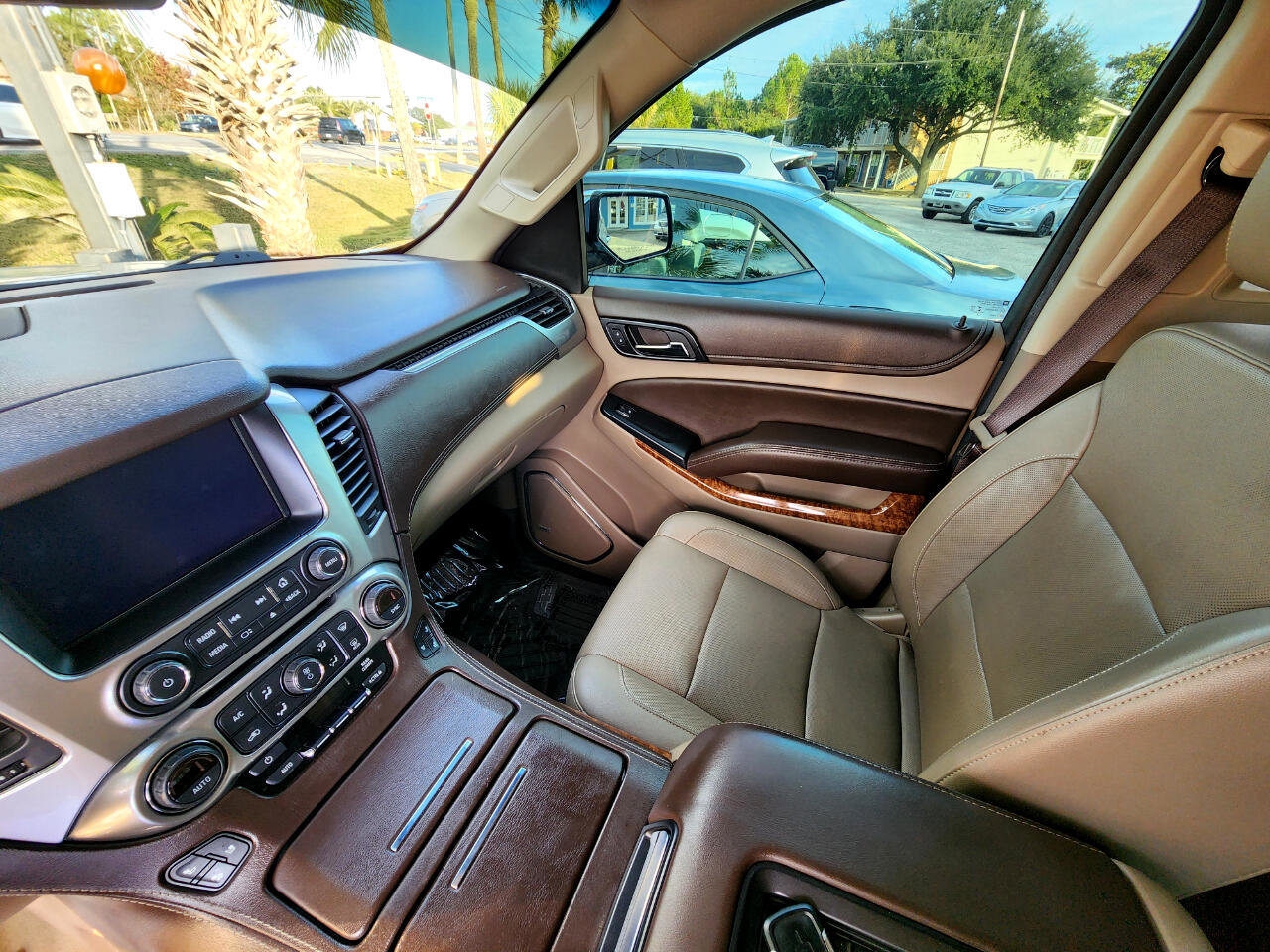 Used 2018 Chevrolet Suburban Premier image 33