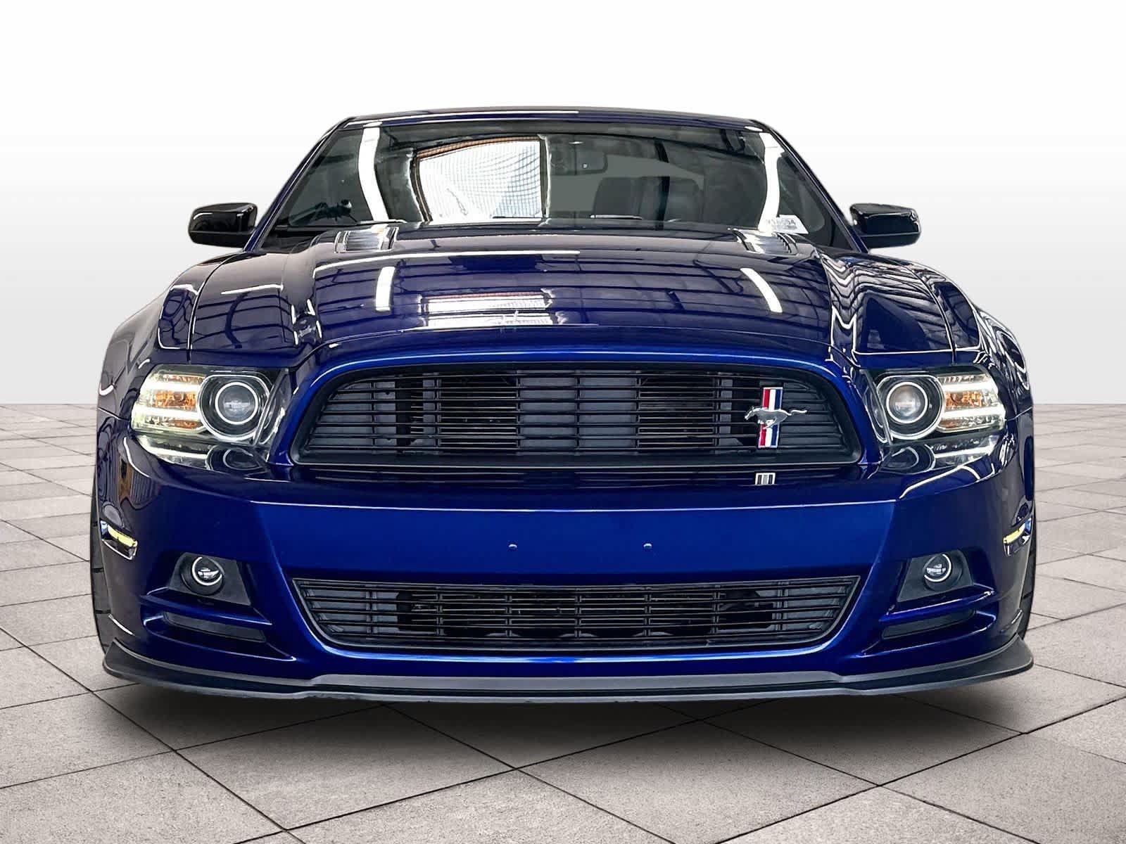 Used 2013 Ford Mustang GT Premium w/ Electronics Pkg RWD image 2