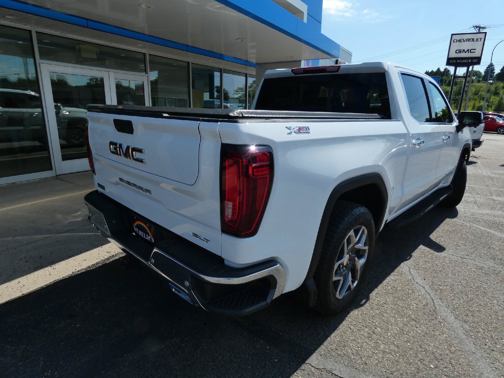 Certified 2025 GMC Sierra 1500 SLT w/ SLT Premium Plus Package AWD/4WD image 3
