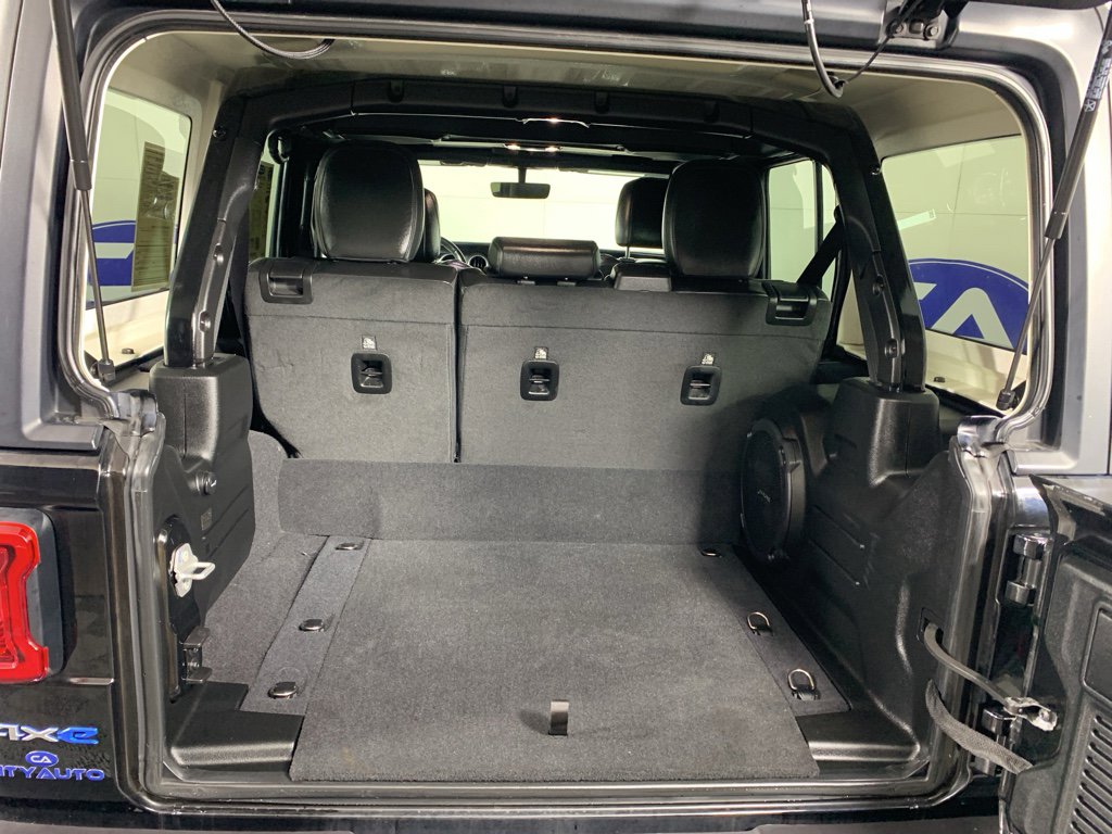 Used 2022 Jeep Wrangler Unlimited Sahara w/ Cold Weather Group image 35