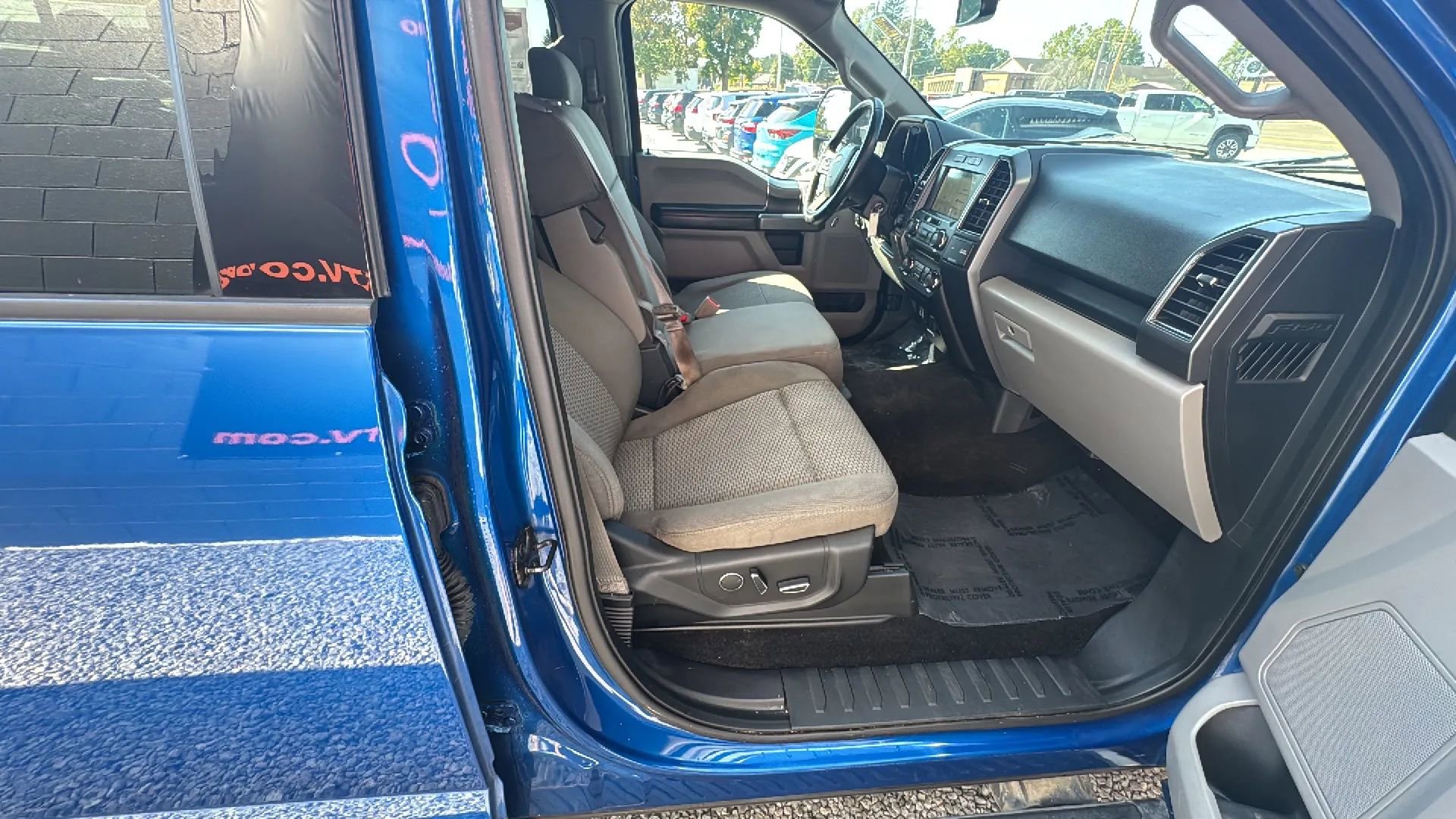 Used 2018 Ford F150 XLT w/ Equipment Group 302A Luxury image 21