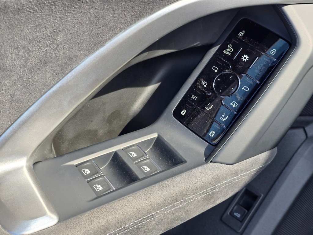 New 2026 Audi SQ5 Prestige AWD/4WD image 36
