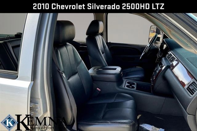 Used 2010 Chevrolet Silverado 2500 LTZ w/ Convenience Package image 31