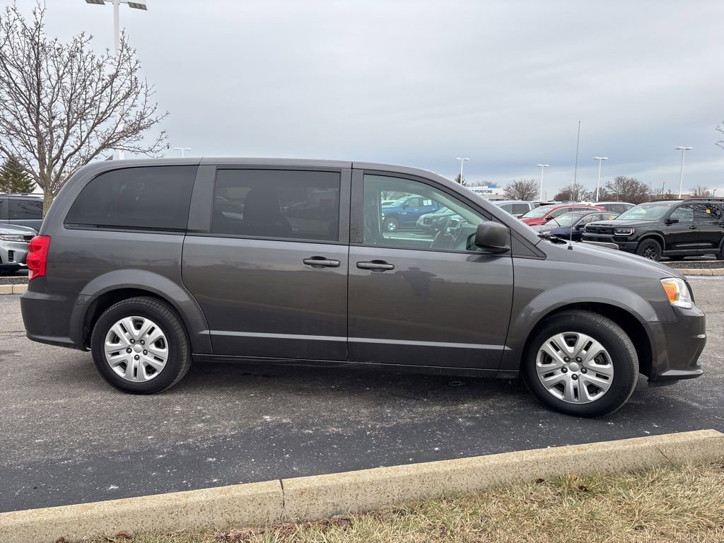 Used 2018 Dodge Grand Caravan SE w/ UConnect Hands-Free Group image 11