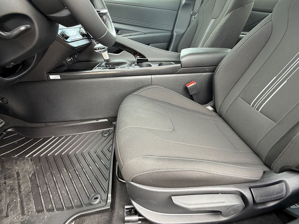 New 2026 Hyundai Elantra SEL Sport FWD image 12