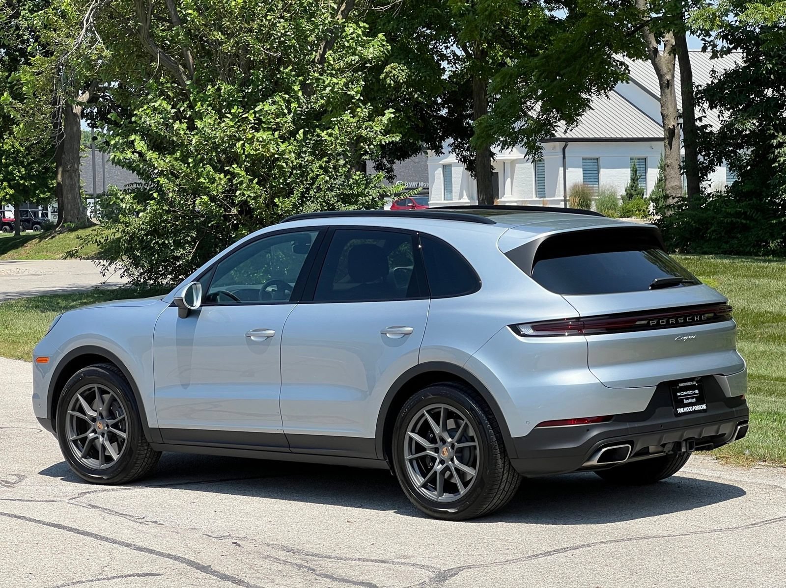 Certified 2025 Porsche Cayenne AWD/4WD image 3