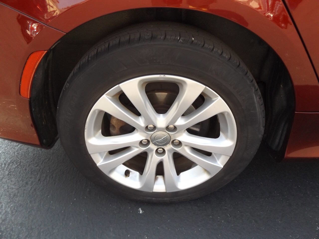 Used 2015 Chrysler 200 Limited w/ Convenience Group image 32