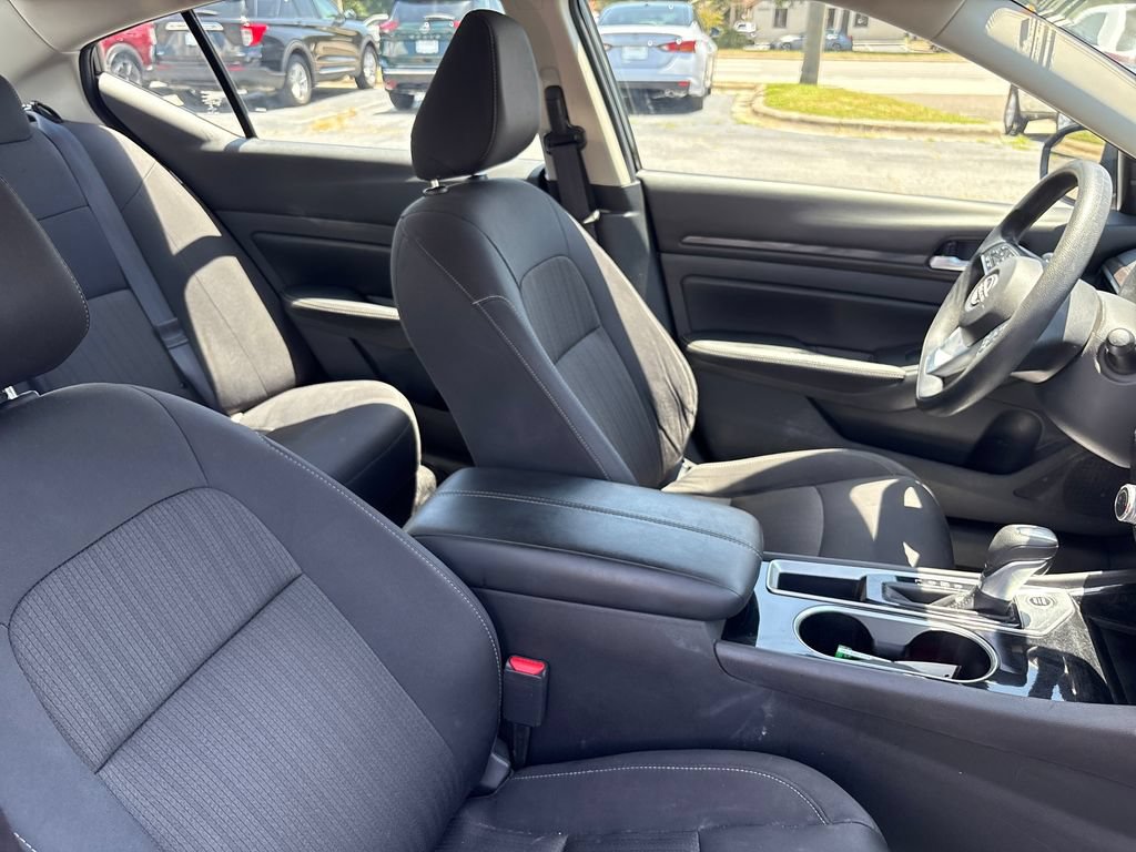 Used 2024 Nissan Altima 2.5 SV FWD image 25
