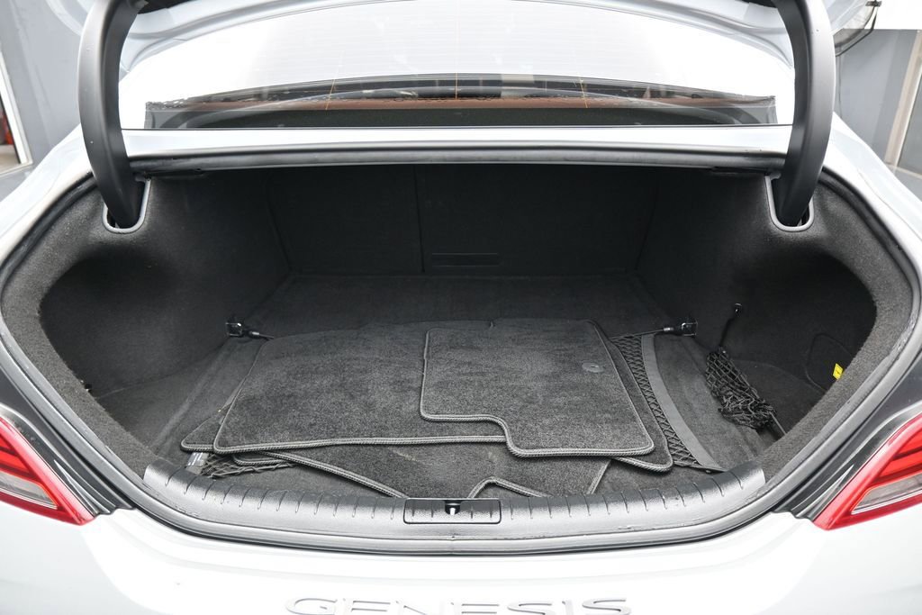 Used 2019 Genesis G70 2.0T Advanced RWD image 34