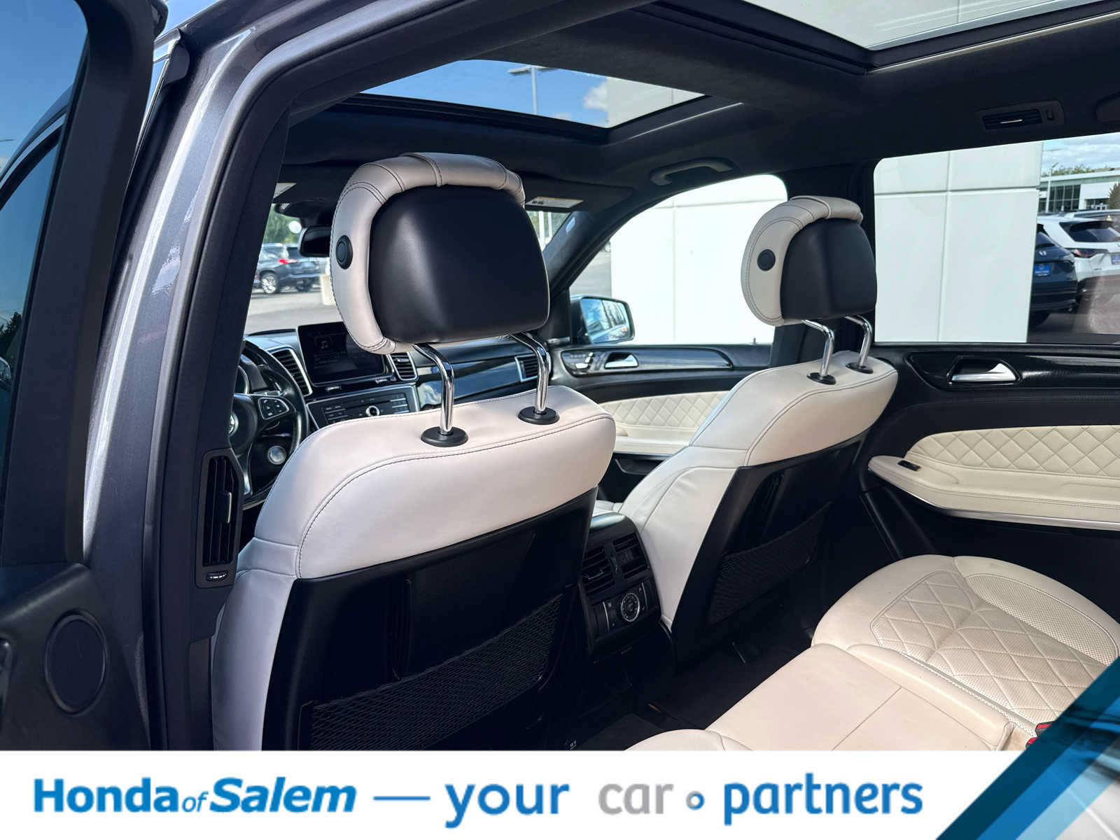 Used 2018 Mercedes-Benz GLS 550 4MATIC image 12