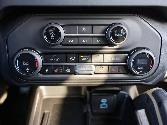 New 2025 Ford Bronco Badlands w/ Sasquatch Package AWD/4WD image 23