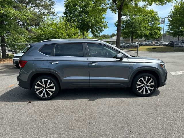 Used 2022 Volkswagen Taos SE w/ IQ.Drive SE Package image 4