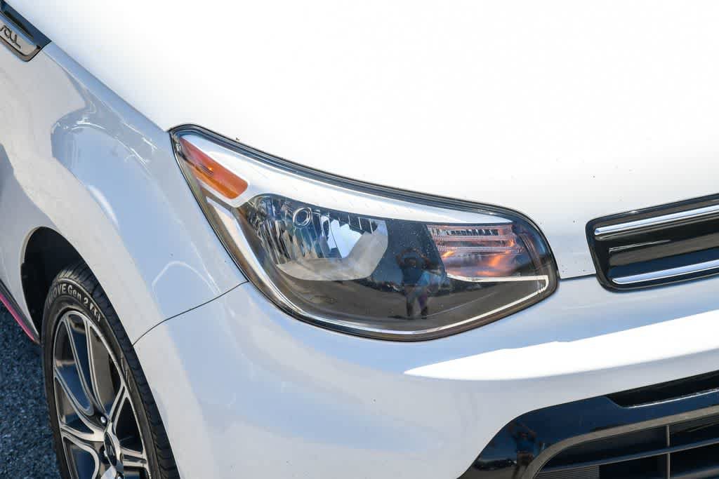 Used 2018 Kia Soul ! FWD image 4