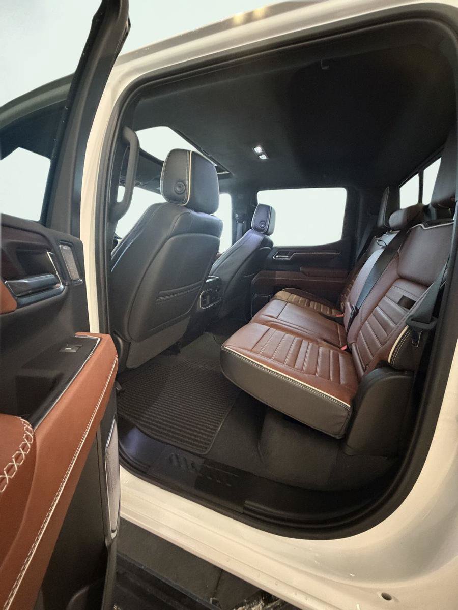 Used 2023 GMC Sierra 1500 Denali Ultimate AWD/4WD image 7