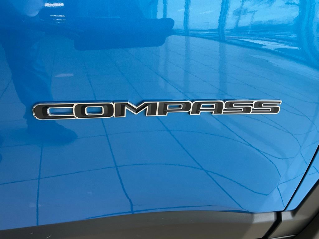 Used 2024 Jeep Compass Latitude image 24