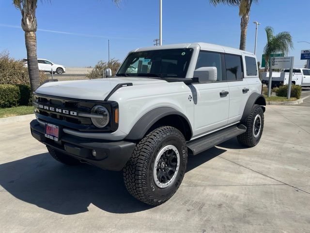 New 2026 Ford Bronco Outer Banks w/ Sasquatch Package AWD/4WD image 1