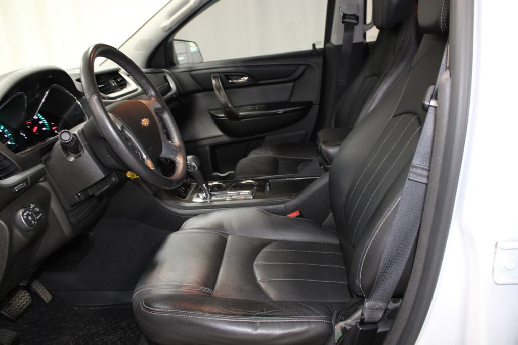 Used 2017 Chevrolet Traverse Premier FWD image 17