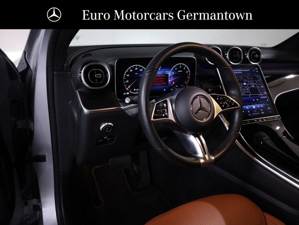 Used 2024 Mercedes-Benz GLC 300 4MATIC image 36
