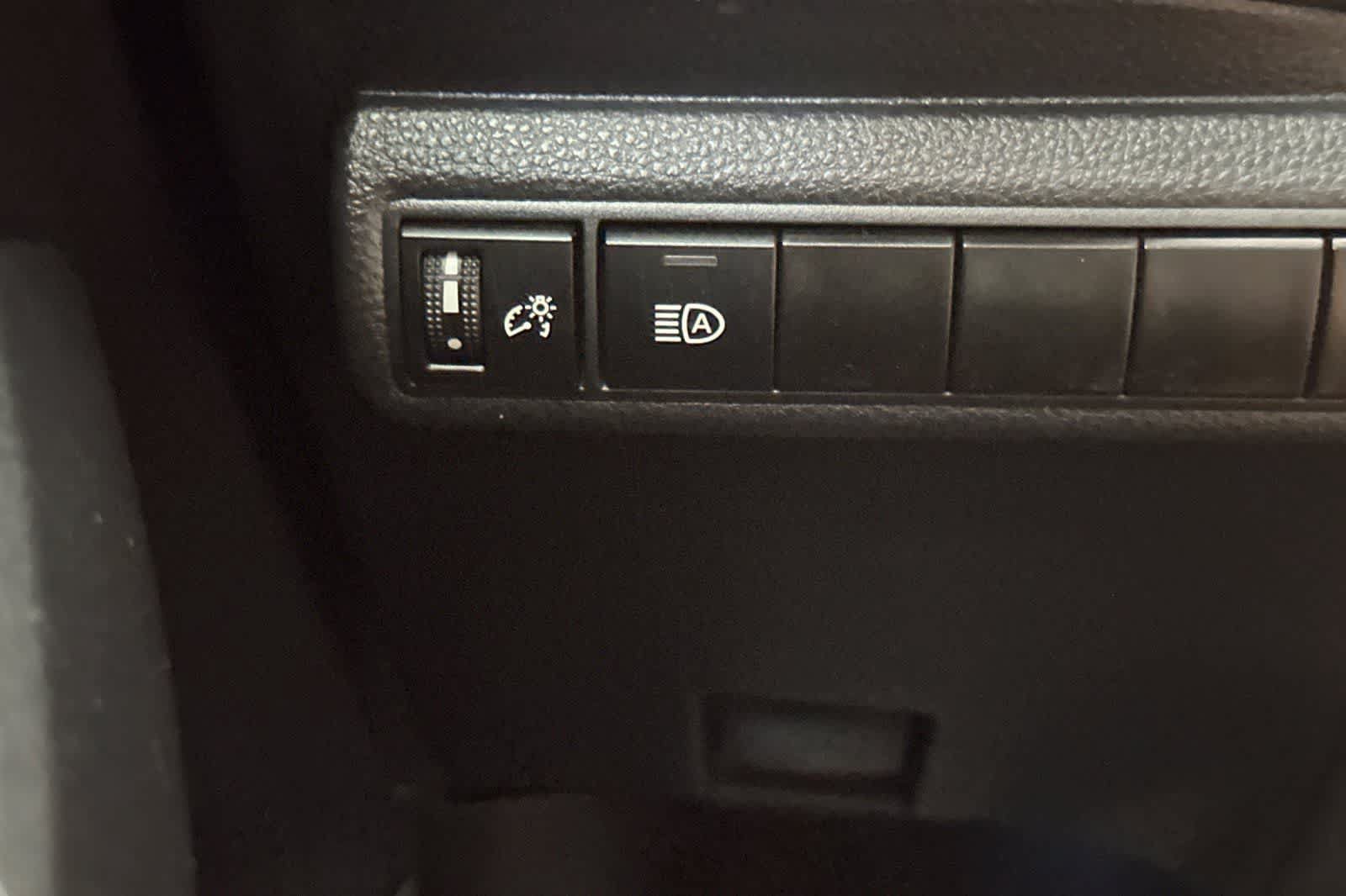 Used 2024 Toyota Corolla LE FWD image 30