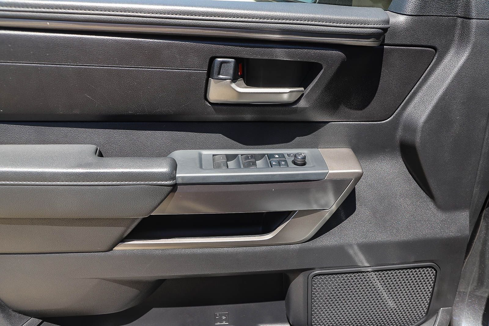 Used 2022 Toyota Tundra SR5 w/ SR5 Premium Package RWD image 19