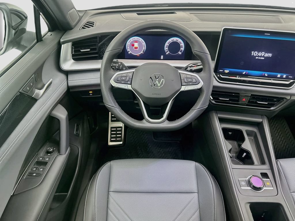 New 2026 Volkswagen Tiguan SE R-Line FWD image 10