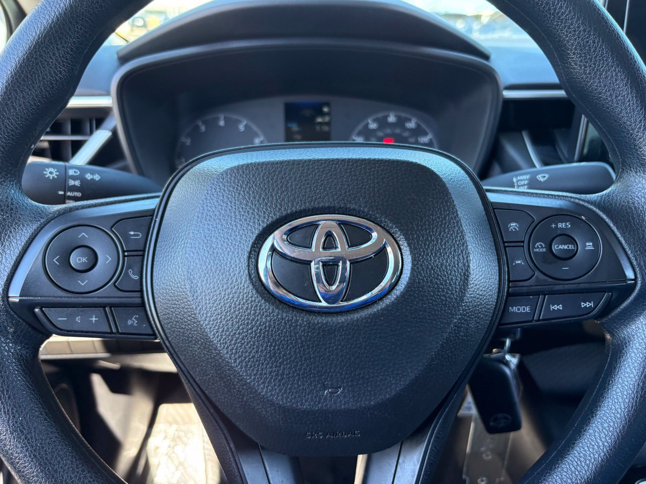 Used 2024 Toyota Corolla LE FWD image 30