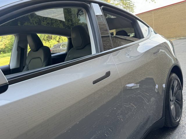 Used 2026 Tesla Model Y Long Range AWD/4WD image 31