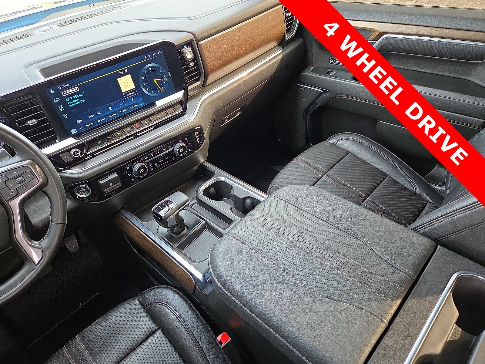 Used 2024 Chevrolet Silverado 1500 High Country w/ High Country Premium Package image 12