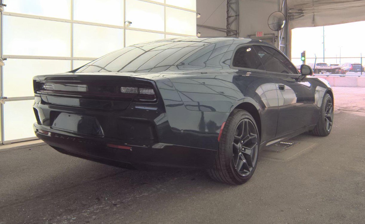 Used 2024 Dodge Charger R/T w/ Plus Group image 4