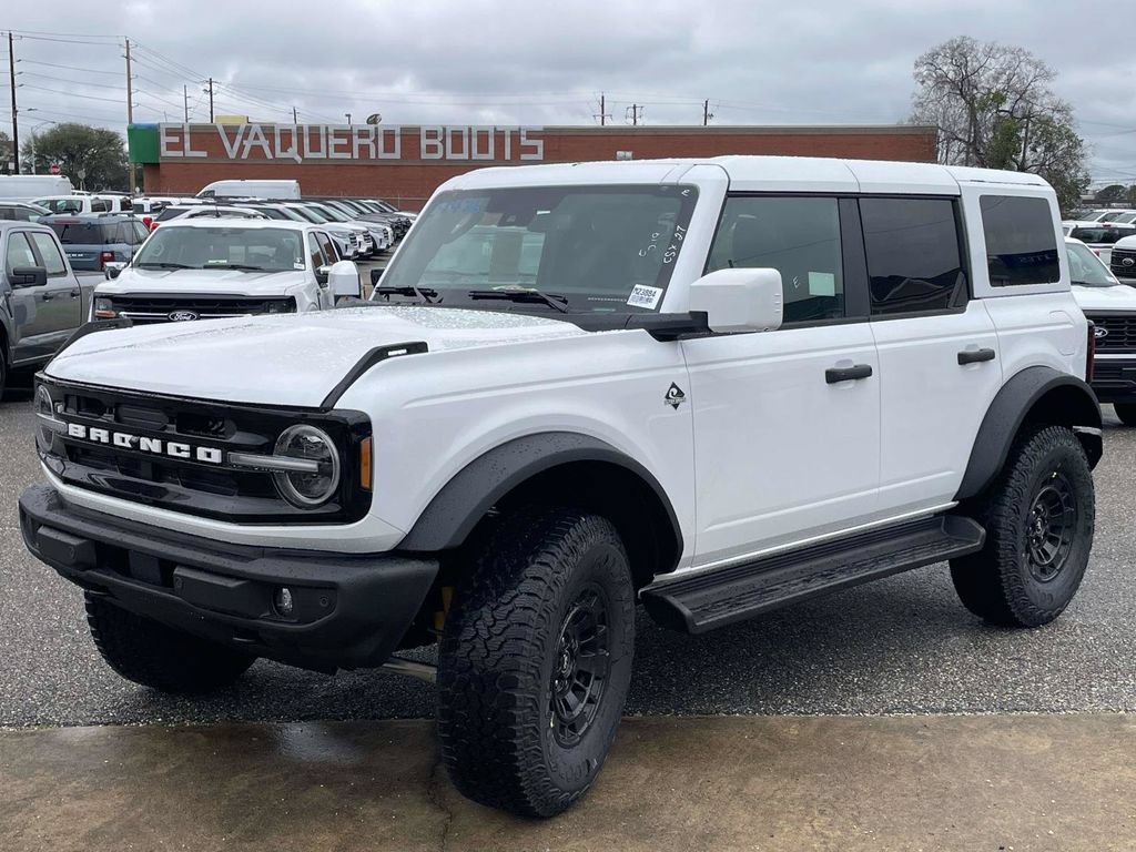 New 2026 Ford Bronco Outer Banks w/ Sasquatch Package AWD/4WD image 7