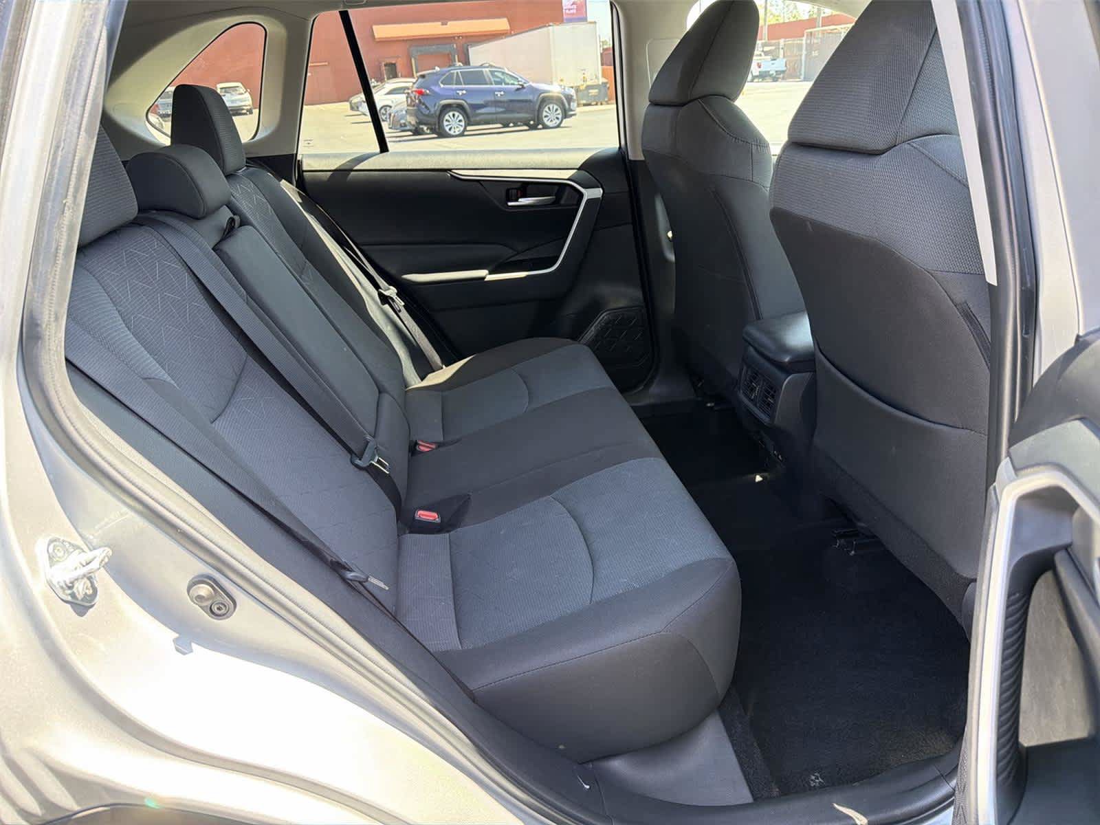 Used 2025 Toyota RAV4 XLE FWD image 14