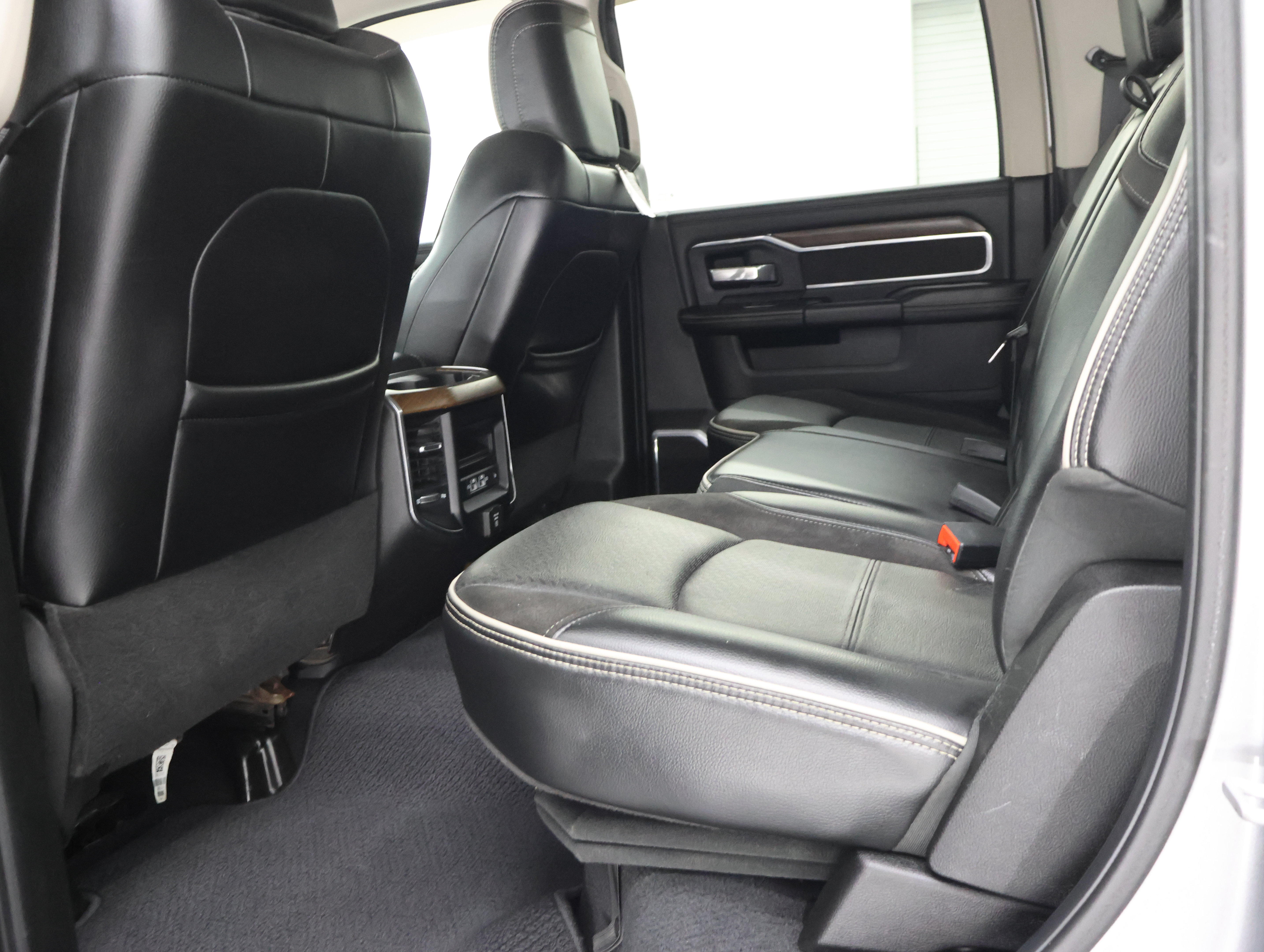 Used 2023 RAM 3500 Laramie AWD/4WD image 9