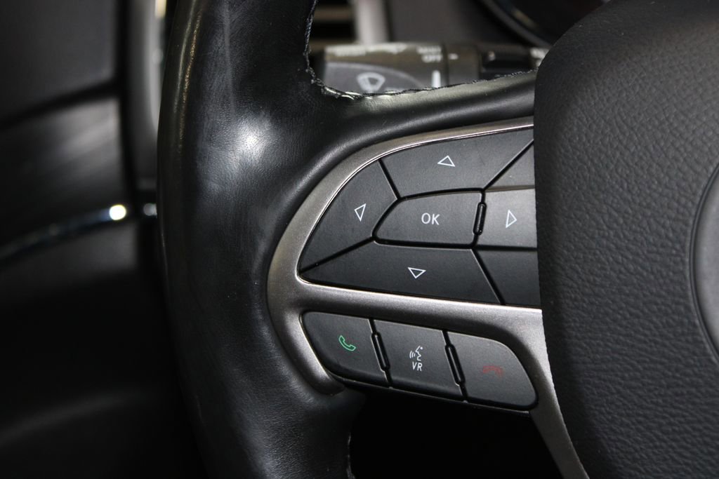 Used 2020 Jeep Grand Cherokee Limited AWD/4WD image 22