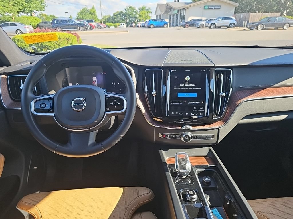 Used 2023 Volvo XC60 B5 Ultimate w/ Climate Package AWD/4WD image 2
