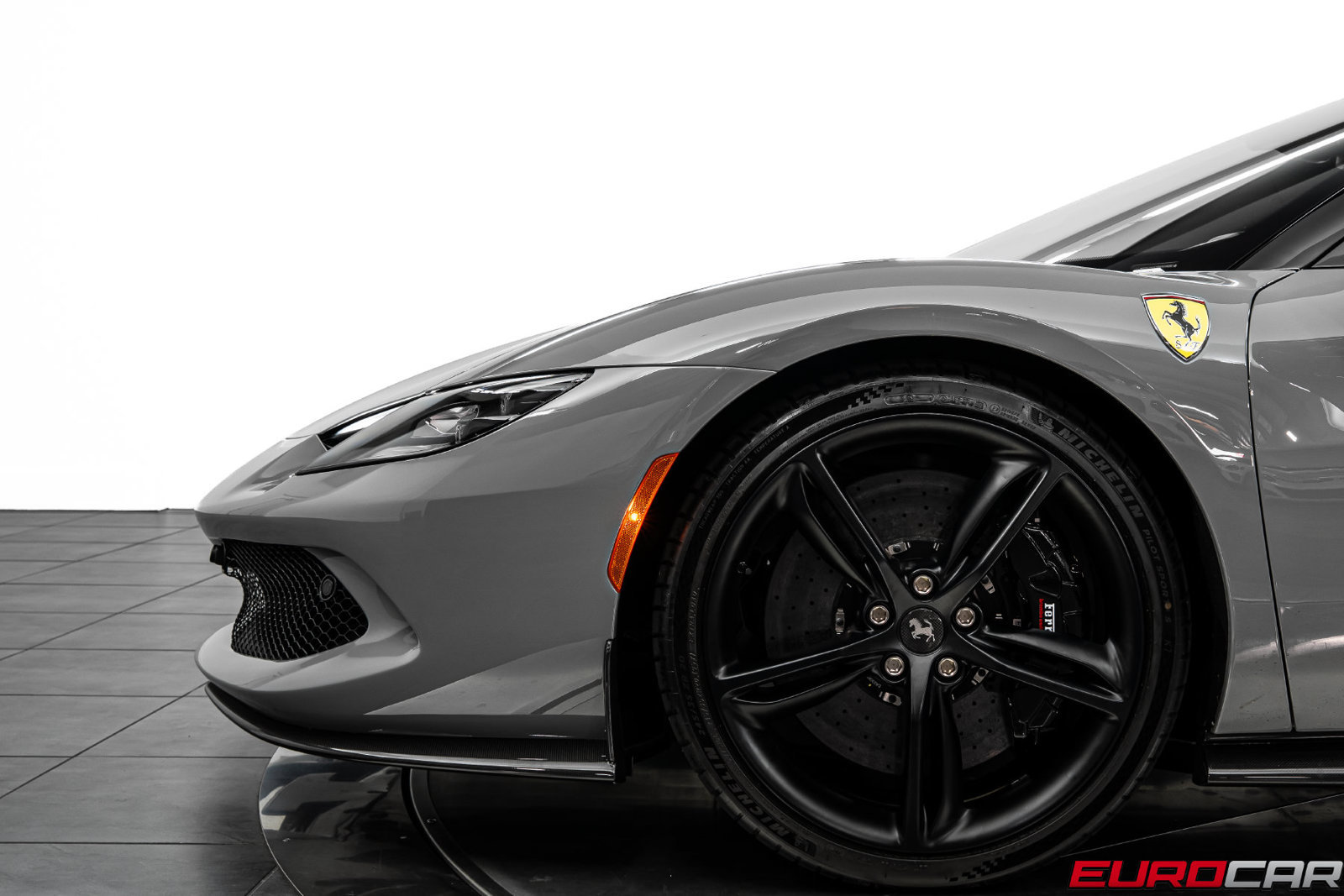 Used 2024 Ferrari 296 GTS RWD image 19