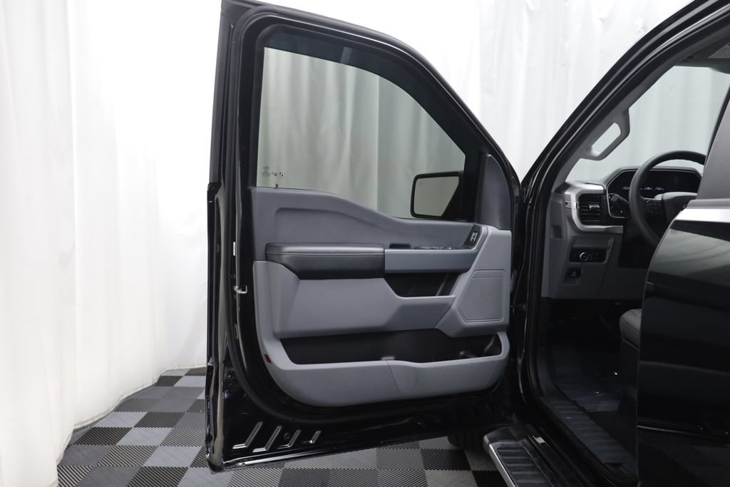 Used 2023 Ford F150 4x4 SuperCrew image 4