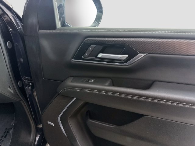 Used 2025 GMC Yukon XL Elevation RWD image 30