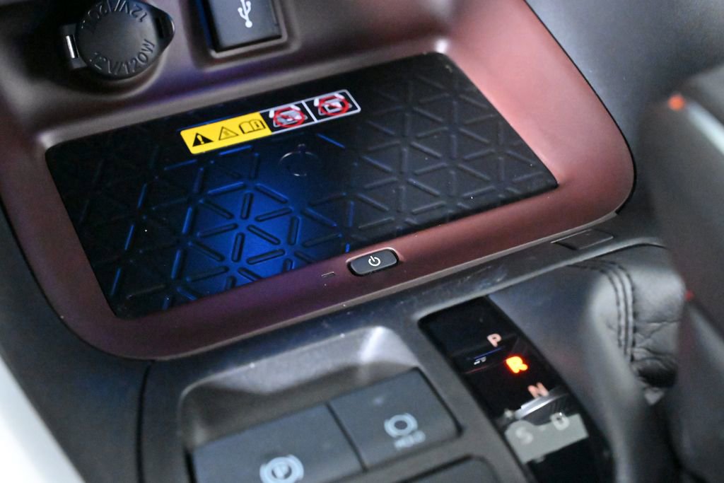 Used 2022 Toyota RAV4 Limited image 19