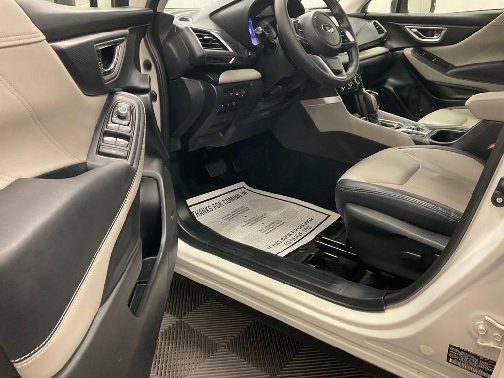 Used 2023 Subaru Forester Limited AWD/4WD image 8