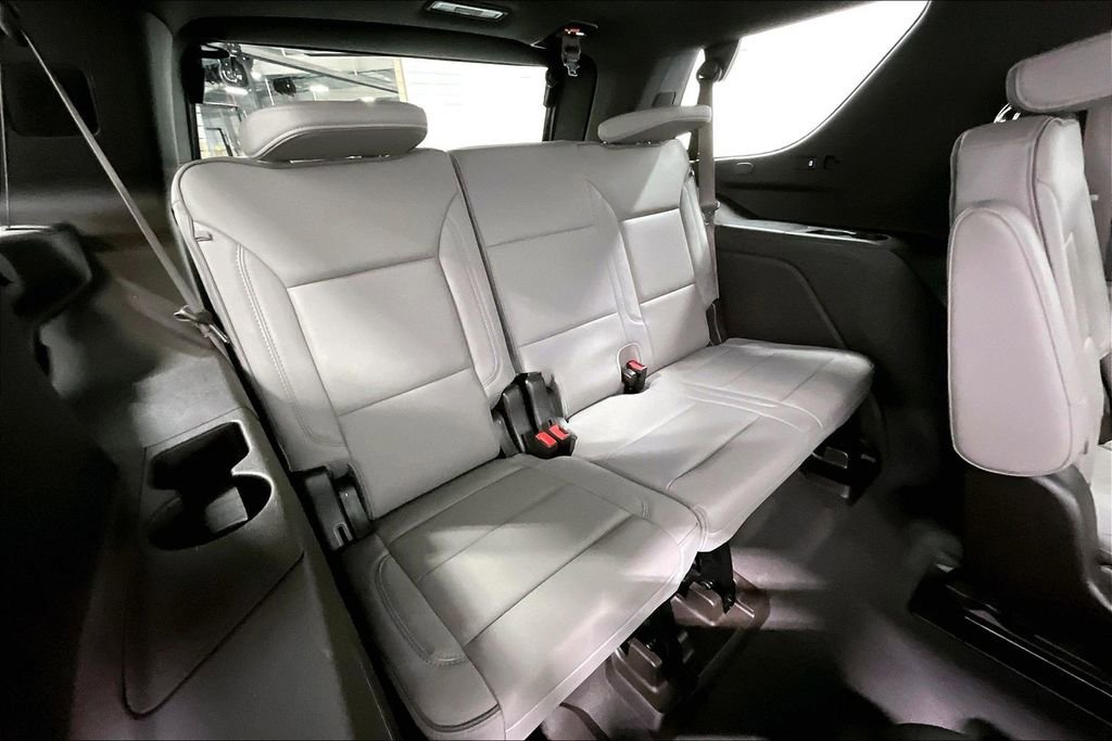 Used 2023 GMC Yukon SLT w/ SLT Luxury Package image 36