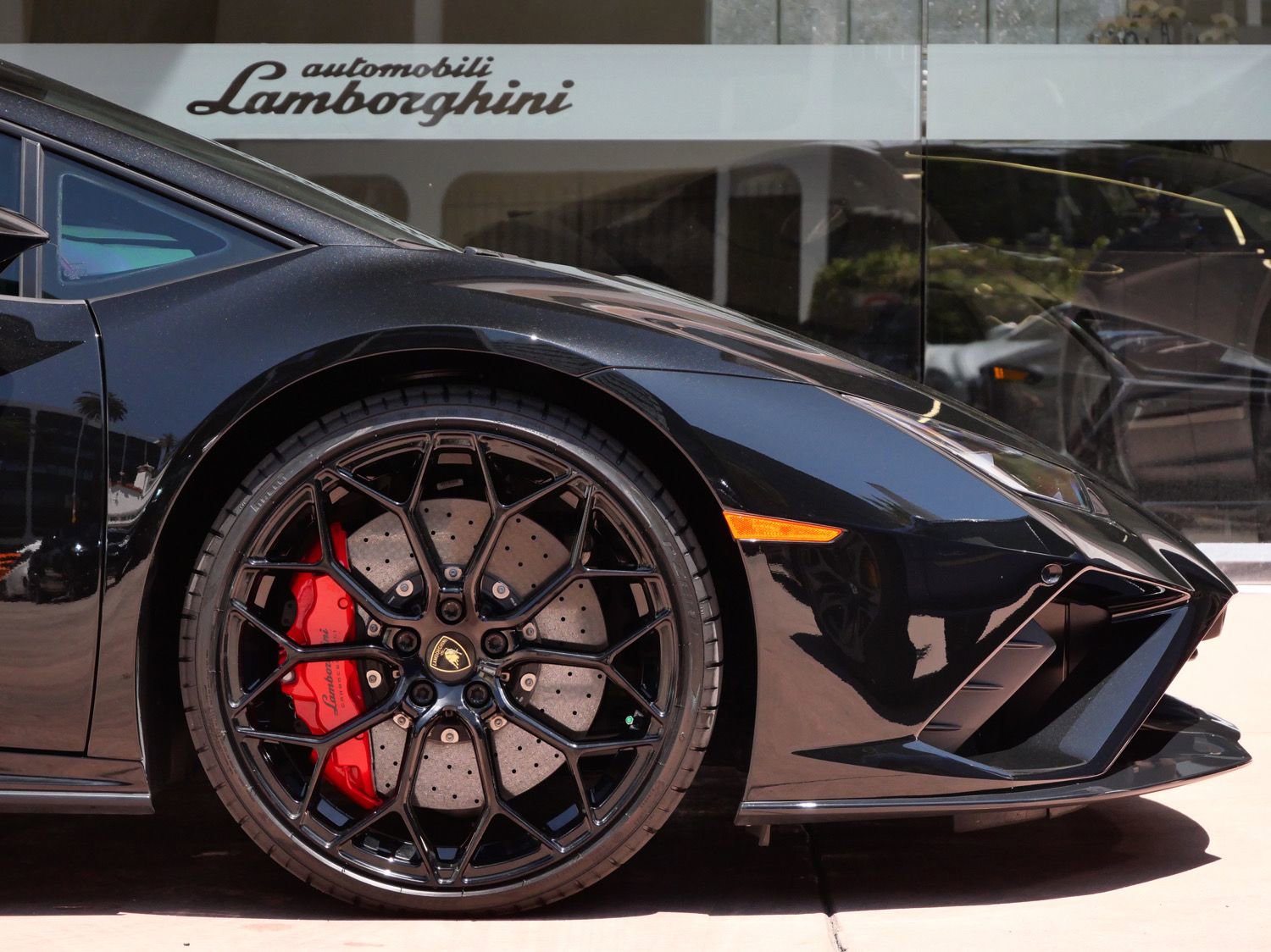 Used 2023 Lamborghini Huracan EVO RWD image 9