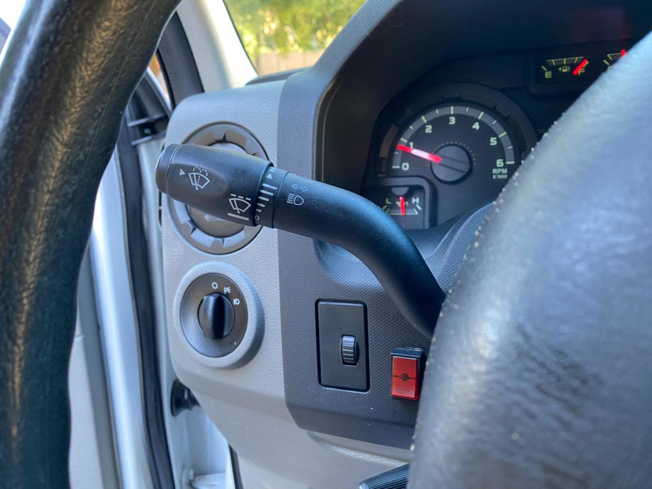 Used 2010 Ford E-250 and Econoline 250 image 38