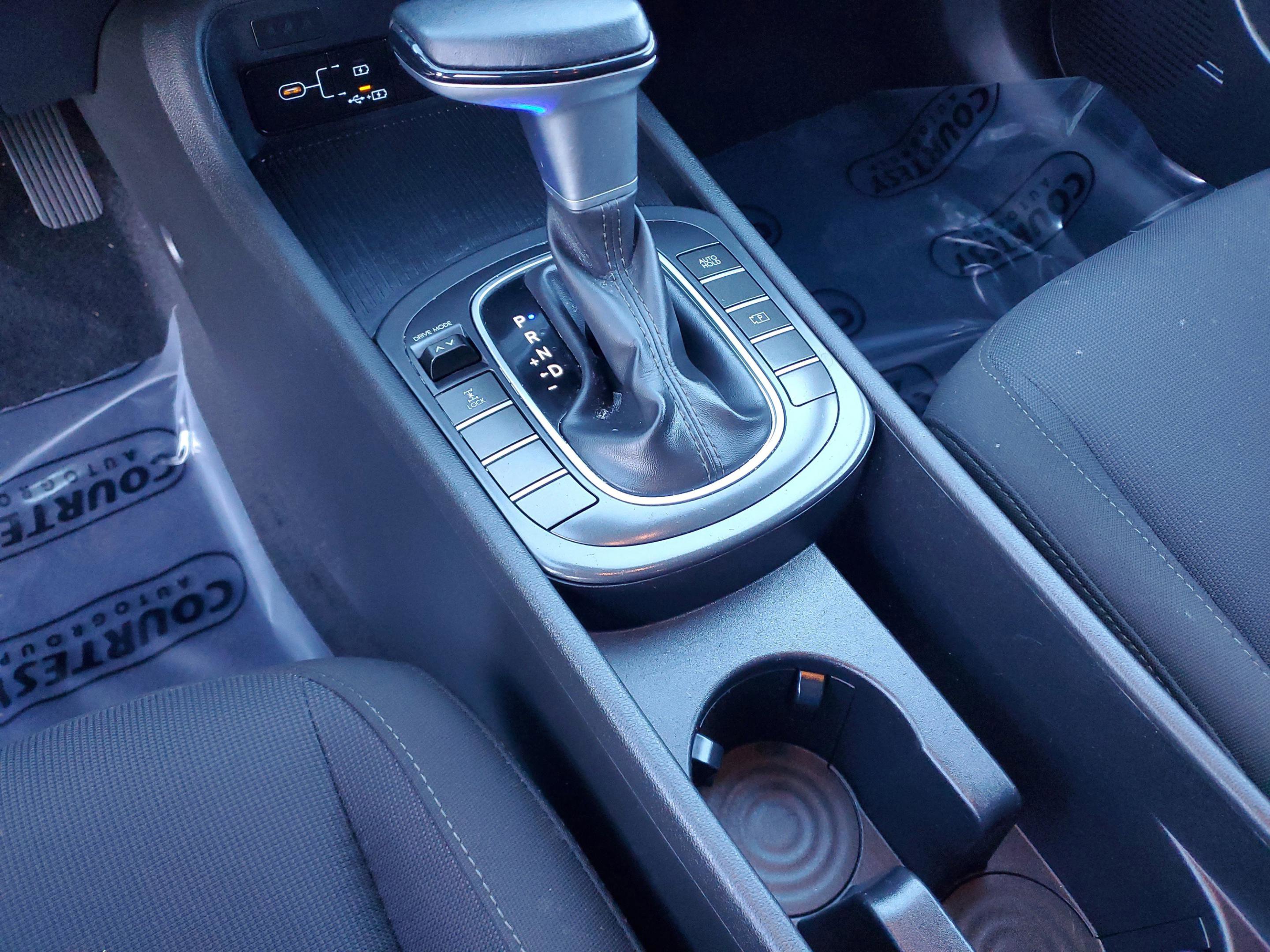 Used 2025 Hyundai Kona SEL image 27