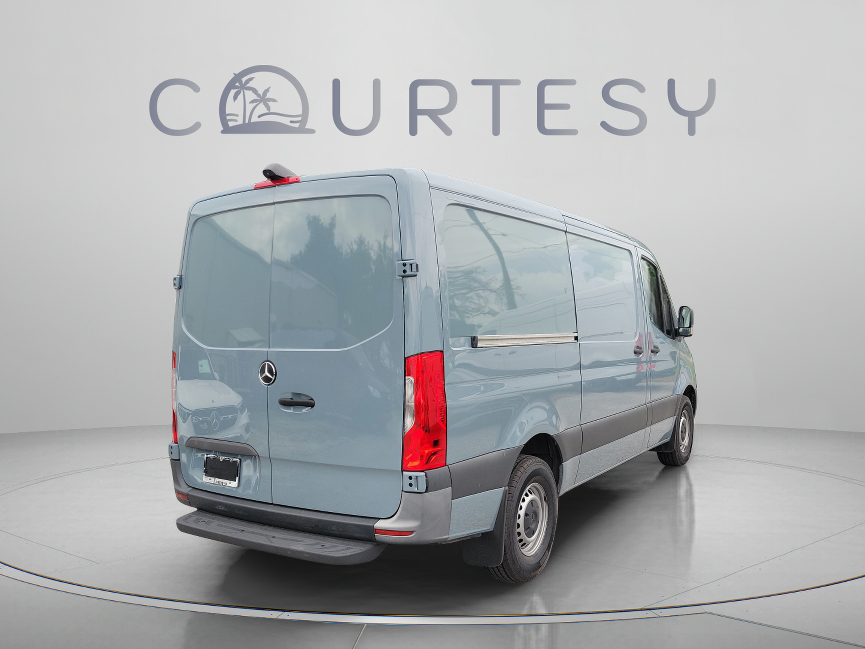Used 2025 Mercedes-Benz Sprinter 2500 image 3