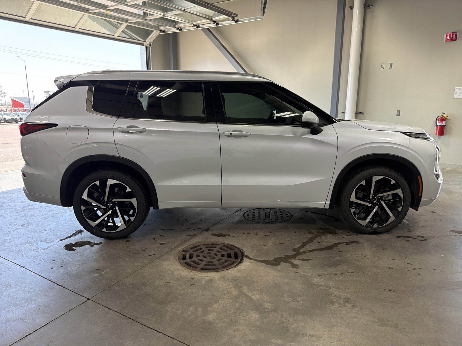 Used 2024 Mitsubishi Outlander SEL image 8